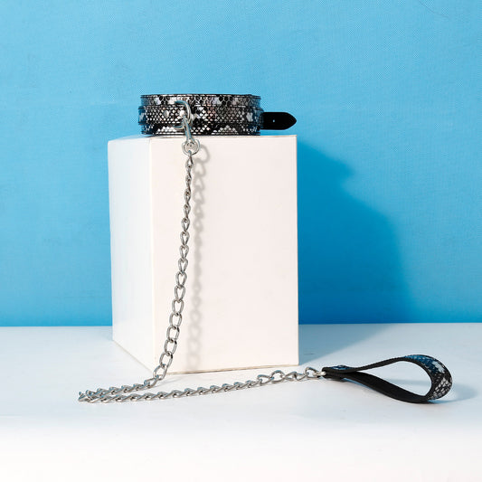 BDSM Snakeskin-Style Bondage Collar with Leash - Black Fetish Accessory